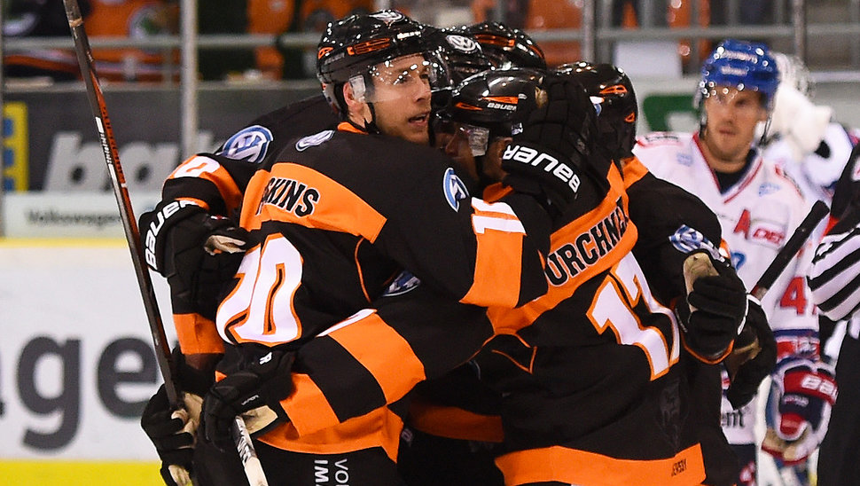 Riesenjubel beim Treffer zum 2:0 durch Jubilar Sebastian Furchner. Bild: CP24.