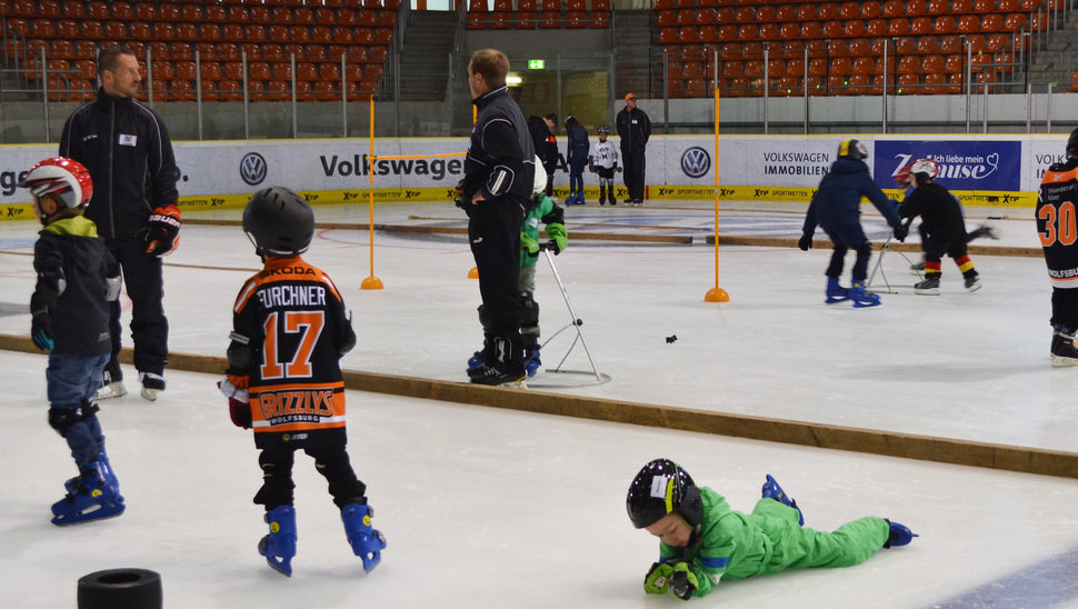 Kleiner Sturz? Kein Problem! Dank der Ausrüstung und Hilfe der Coaches sind Verletzungen nahezu ausgeschlossen.