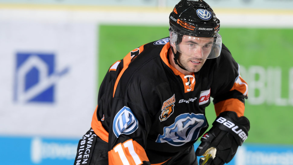 Derzeit verletzt, am Samstag dennoch auf dem Eis: Grizzlys-Stürmer Brent Aubin.