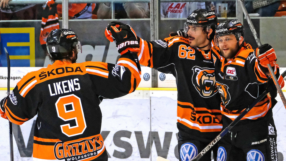 Aktuell können sich alle Fans unter anderem die Trikots von Jeff Likens, Daniel Widing und Sebastian Furchner sichern.