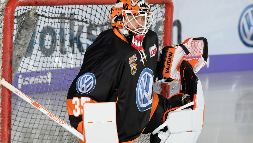 Wechselspiel: Nachdem Felix Brückmann in Salzburg im Tor stand, wird Jerry Kuhn voraussichtlich wieder eine Chance erhalten.