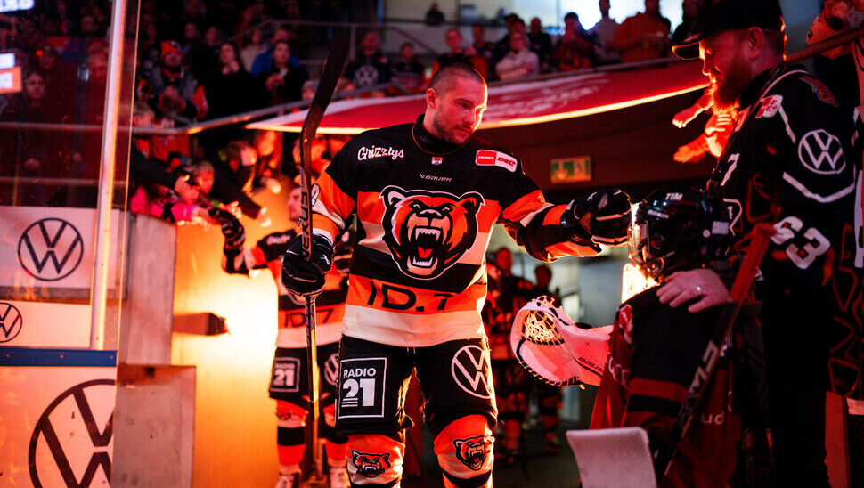 News-Slider: Grizzlys binden Janik Möser für ein weiteres Jahr