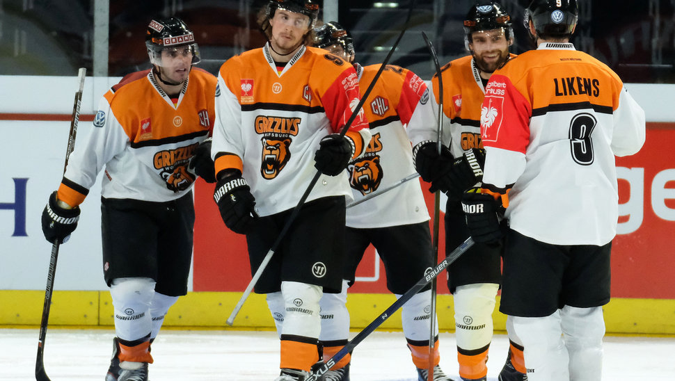 Die Fanartikel zur Champions Hockey League gibt es ab sofort zu stark reduzierten Preisen. Bild: Citypress24.