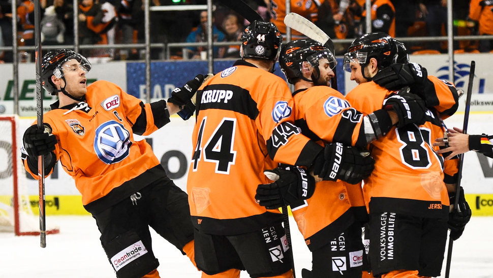 Jubeln und drei Punkte als vorzeitiges Geschenk mit auf die Heimreise nehmen: So lautet das Ziel der Grizzlys in Iserlohn. Bild: CP24.
