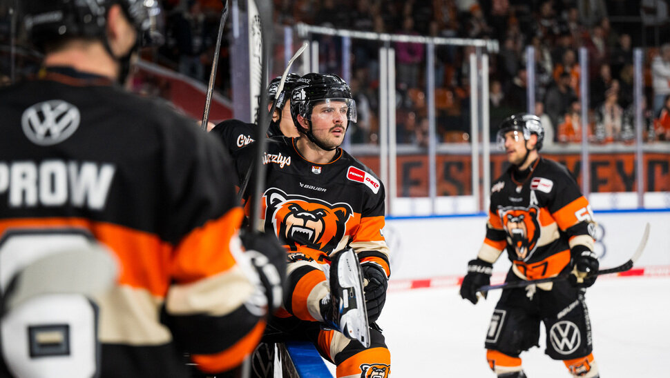 News: Bärenduell: Nachlegen ist das große Grizzlys-Ziel