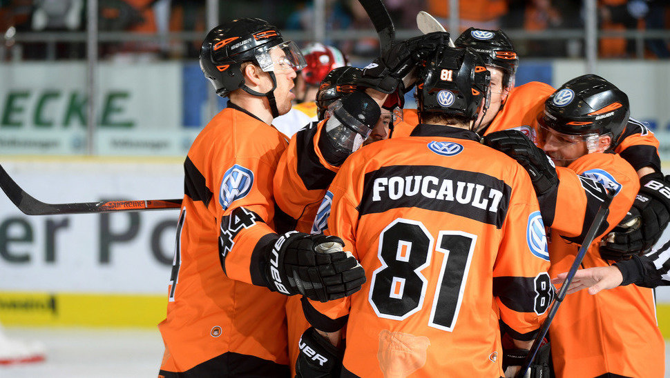 Die Grizzlys konnten einen fulminanten Heimsieg gegen die Eisbären Berlin feiern und ihren Tabellenplatz festigen.