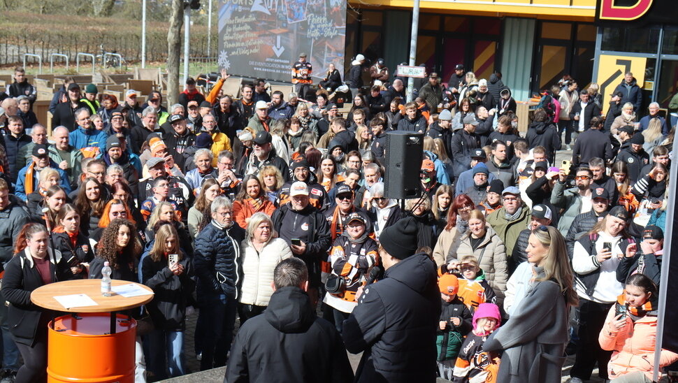 News-Slider: Mehr als 500 Fans beim Grizzlys-Saisonabschluss