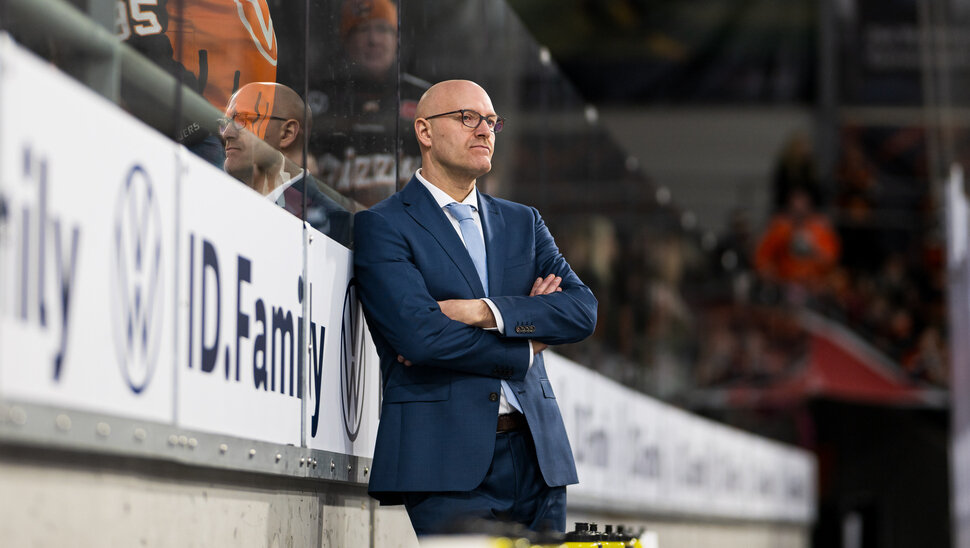 News: Grizzlys binden Torwarttrainer Jonas Forsberg