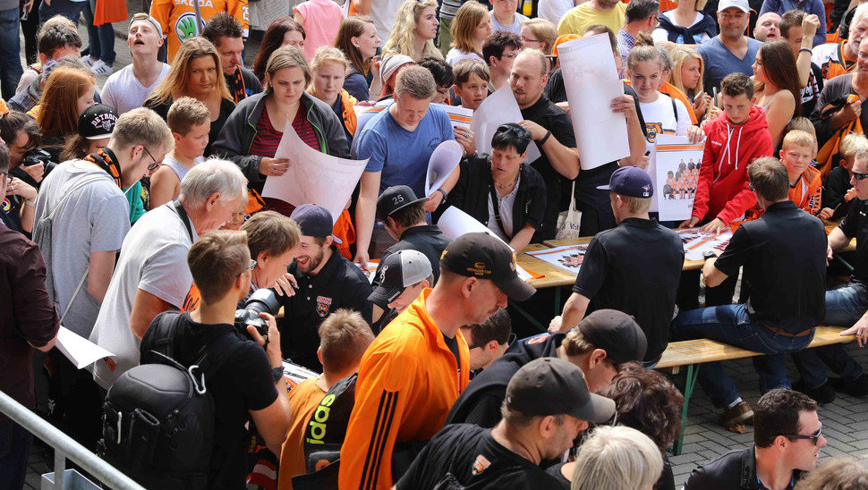 Autogramme satt wird es bei der diesjährigen Saisoneröffnungsfeier geben.