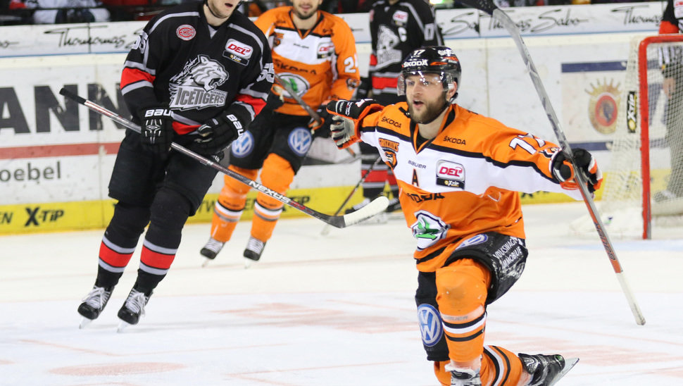 Grizzlys-Stürmer Sebastian Furchner sorgte für den wichtigen Treffer zum 1:0. Bild: Citypress24.