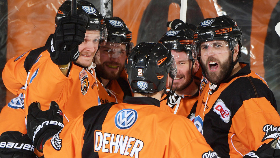 Gemeinsam wollen die Grizzlys in Spiel vier den Ausgleich der Serie schaffen. Bild: City-Press.