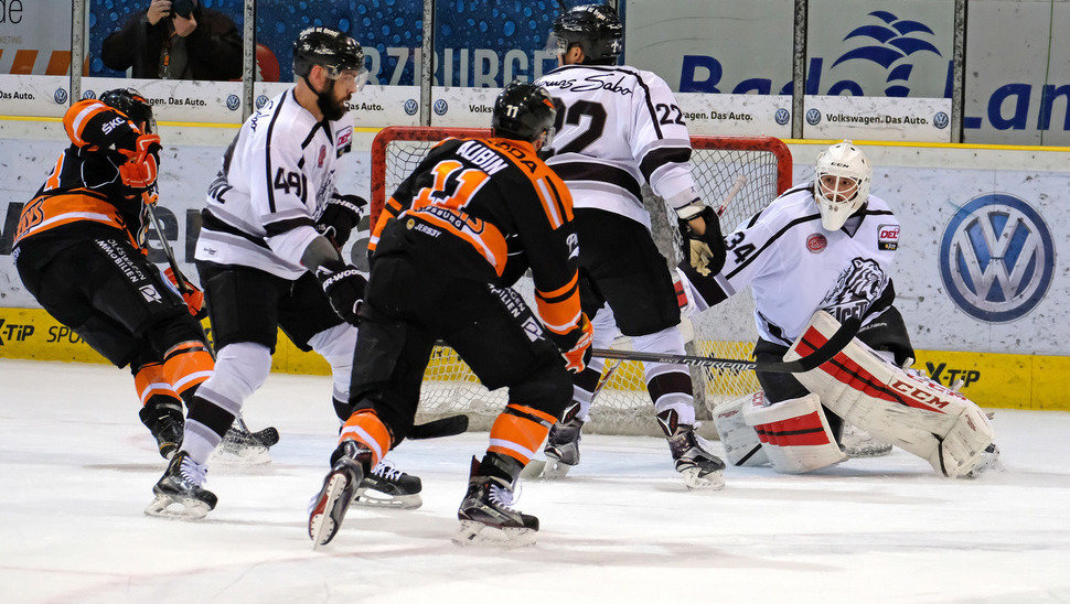 Grizzlys und Ice Tigers lieferten sich erneut ein packendes Duell. Bild: Citypress24.