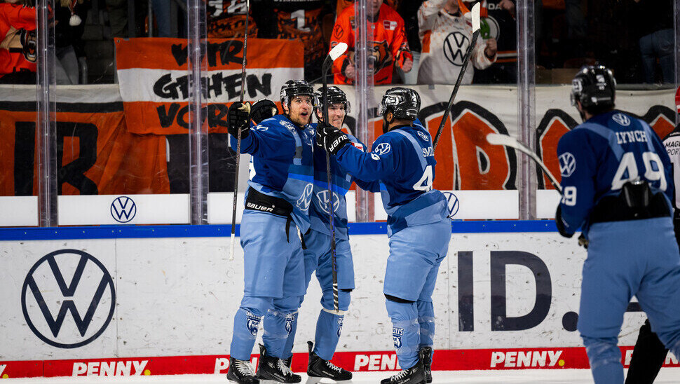 News-Slider: Grizzlys ringen Ingolstadt nieder