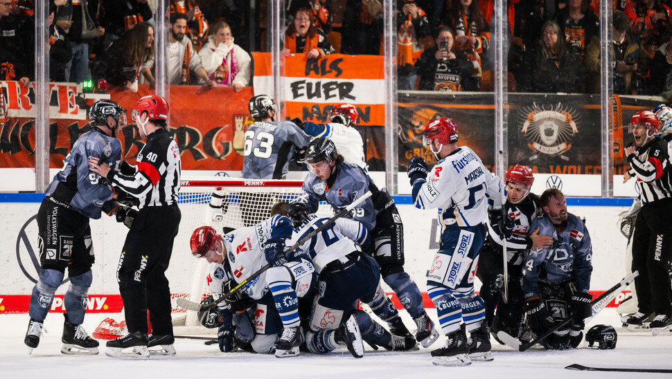 News-Slider: Knifflige Aufgabe in Schwenningen