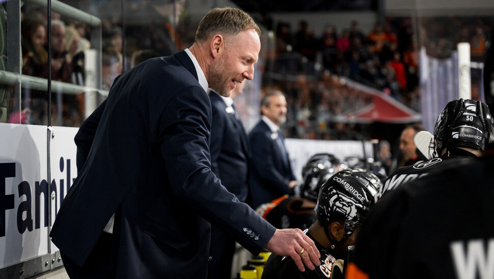 News-Slider: Grizzlys verlängern mit Heiko Vogler