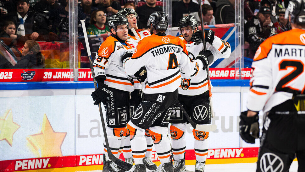 News-Slider: Grizzlys feiern den dritten Sieg in Folge