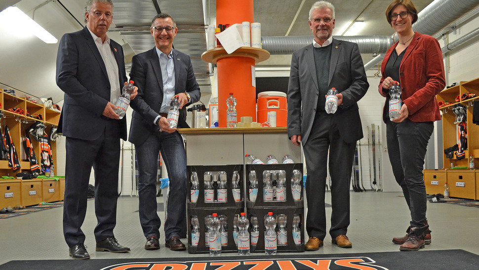 Bad Harzburger Mineralbrunnen ist ab sofort fester Bestandteil in der Kabine der Grizzlys Wolfsburg. 