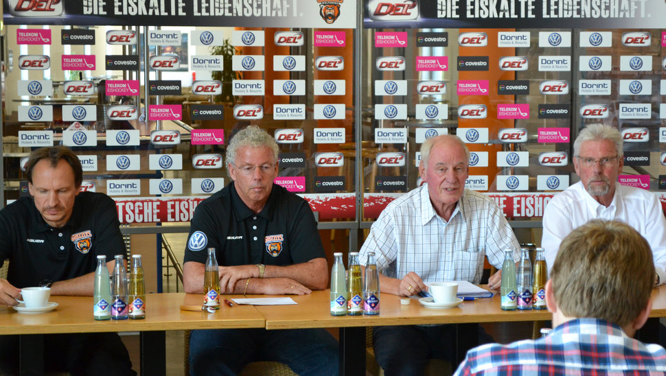 Pavel Gross, Charly Fliegauf, Detlef Wittig und Rainer Schumacher bei der Saison-PK der Grizzlys.