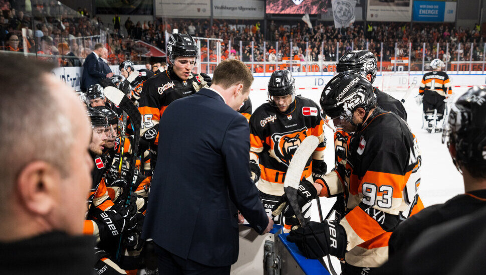 News-Slider: Heimspiel gegen den Hauptrundenmeister