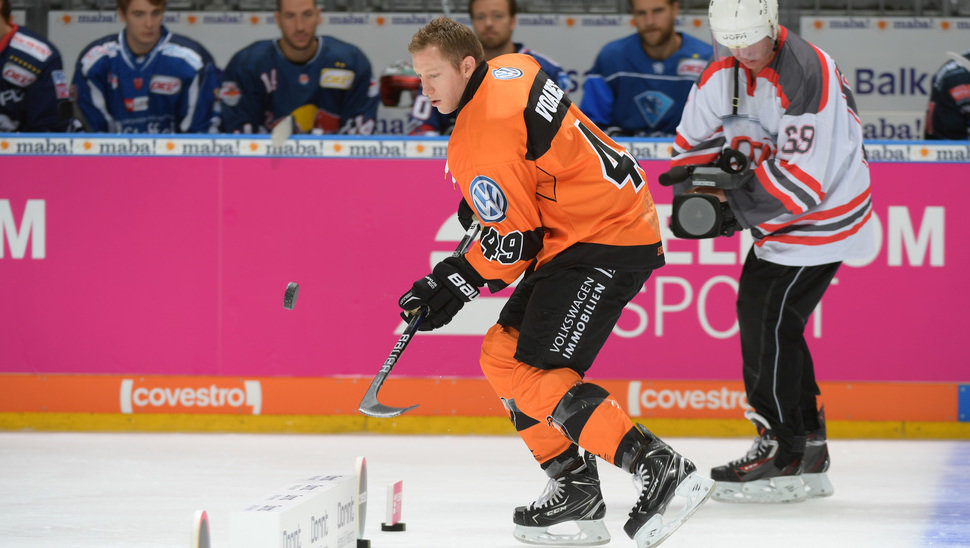 Mark Voakes trägt ab sofort als Sieger des Skill-Wettbewerbs ein goldenes Zeichen auf dem Trikot.